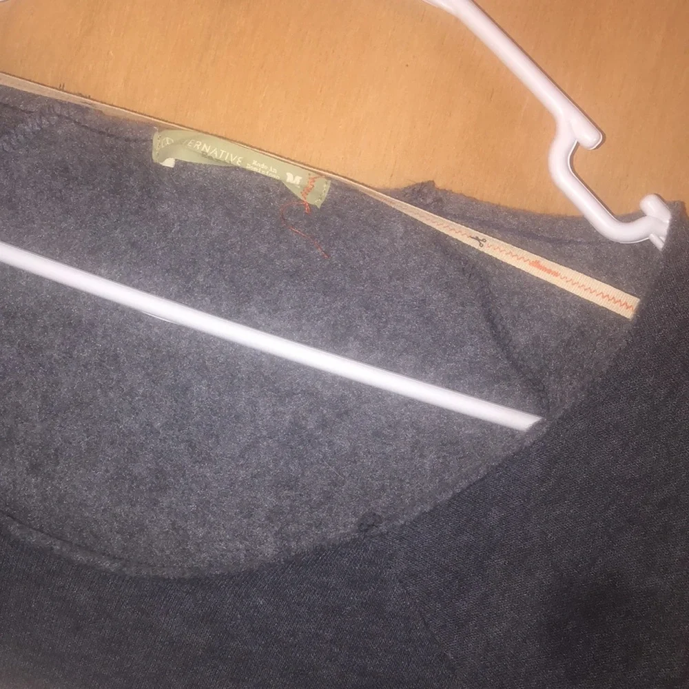 My FAVORITE Giraffe sweatshirt!!! - Picture 4 of 4